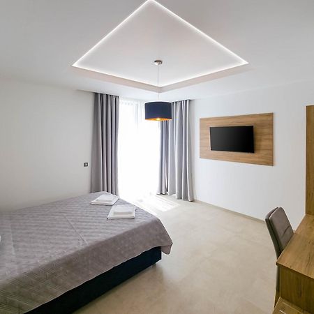 Maresole Beachfront Residence Porec Exterior photo